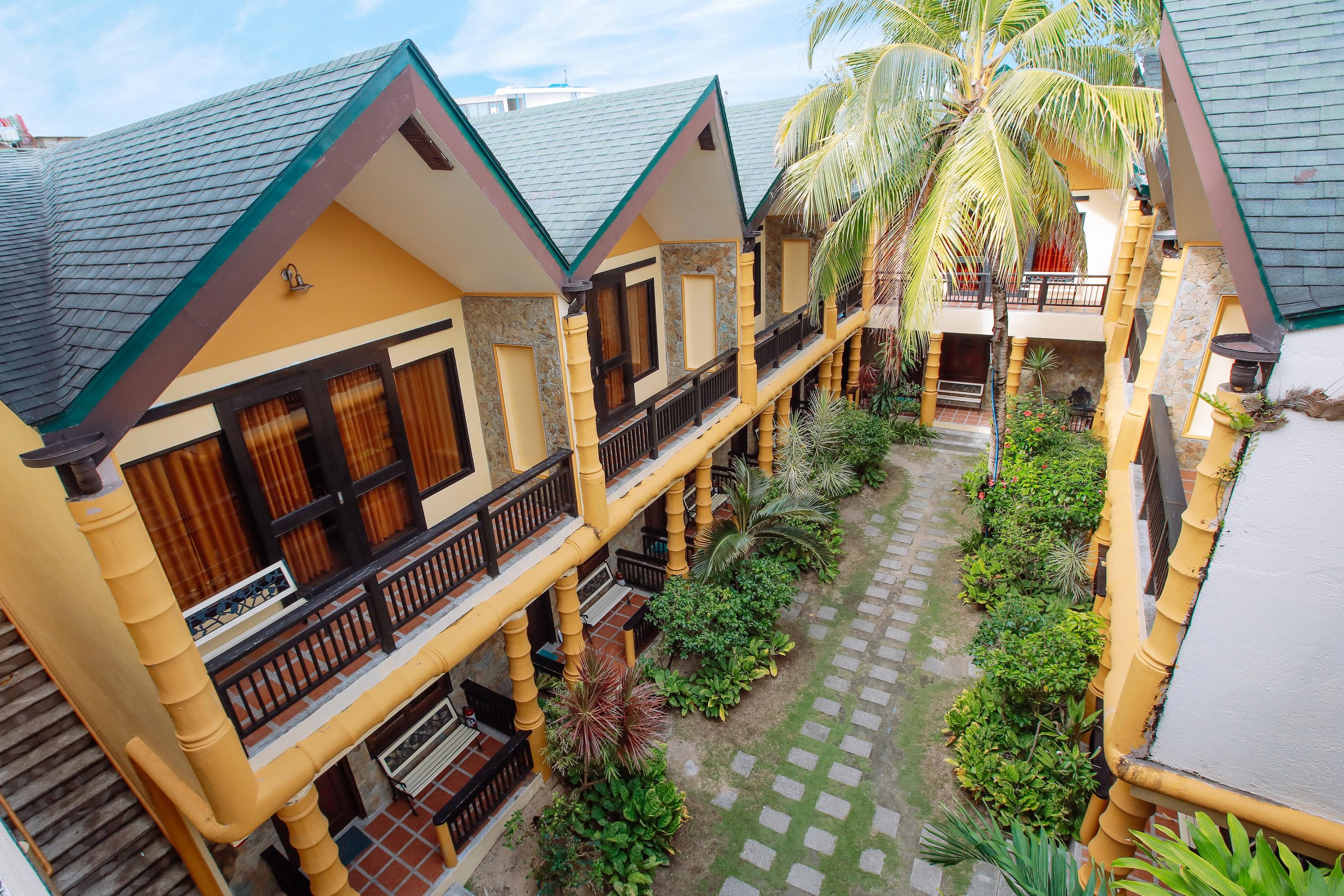 Paradise Garden And Convention Center Boracay Powered By Aston Hotel 4*
