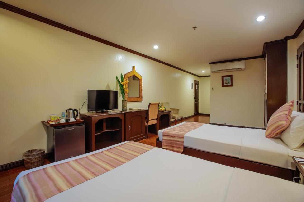 Paradise Garden And Convention Center Boracay Powered By Aston