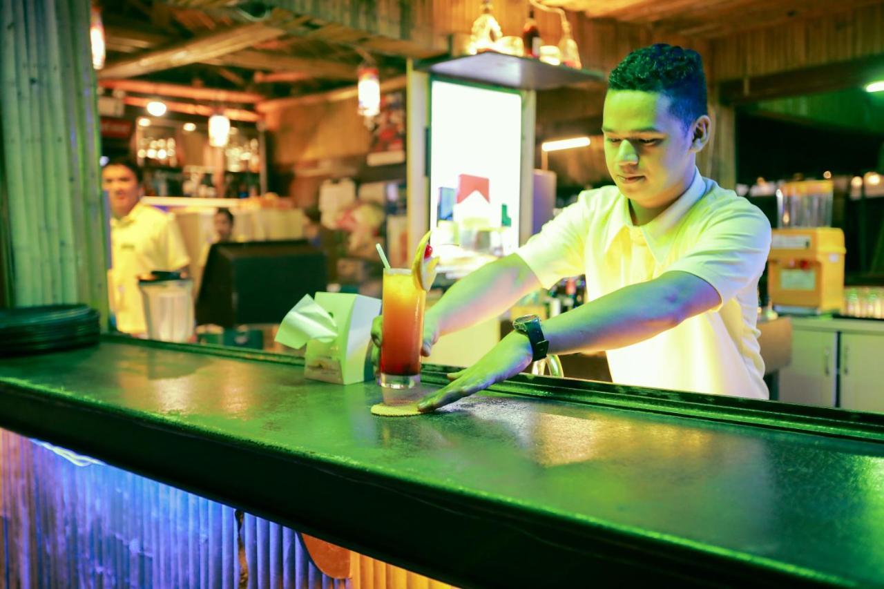 Hotel Paradise Garden And Convention Center Boracay Powered By Aston 4*